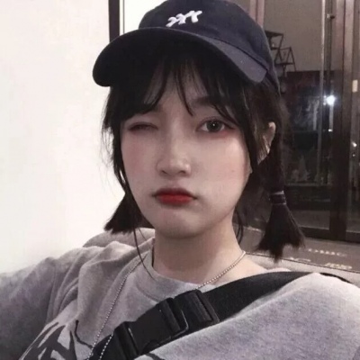 机构级数字资产服务商，为机构客户提供专属API接口和大宗交易服务，支持程序化交易策略。专业风控系统和深度订单簿，满足机构投资者的特殊需求。