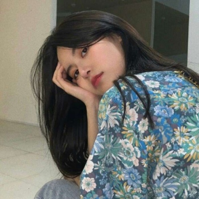 欧易在全球多个司法管辖区获得合规牌照，严格执行KYC和AML政策。平台定期发布储备金证明，保持100%准备金率。合规法币通道支持40+国家本地化出入金服务。